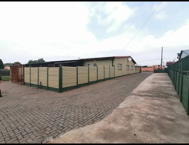 8 BEDROOM HOUSE FOR SALE IN DALESIDE